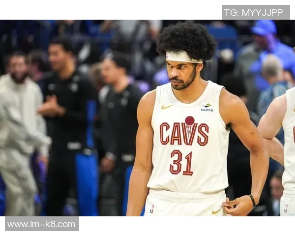 萨迪克贝上半场状态火热13投9中三分6中4狂砍26分助力球队