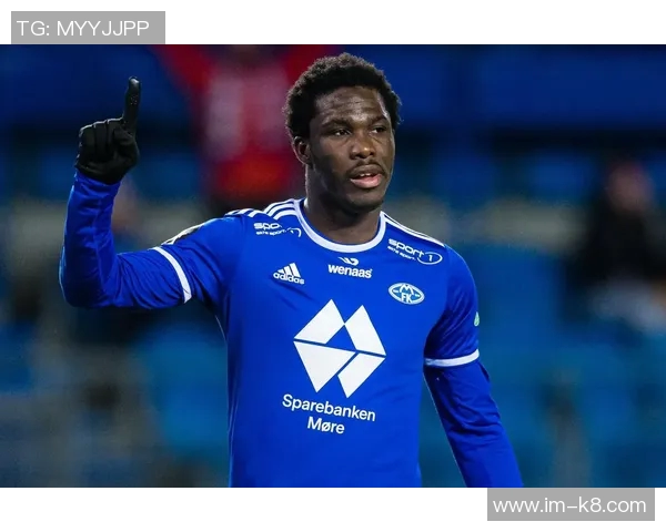 大卫福法纳再次因无证驾驶被罚款440英镑并扣6分